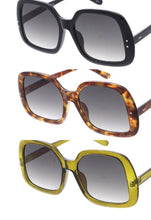 Load image into Gallery viewer, Vintage Inspired Frame Sunglasses
